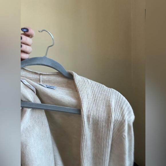 Cardigan - Picture 3 of 6